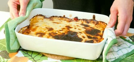 Oppskrift på Tradisjonell, gresk vegetarmoussaka – Vegetarmat.org