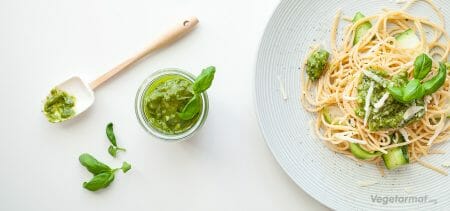 Oppskrift på Pasta med hjemmelaget pesto og squash – Vegetarmat.org