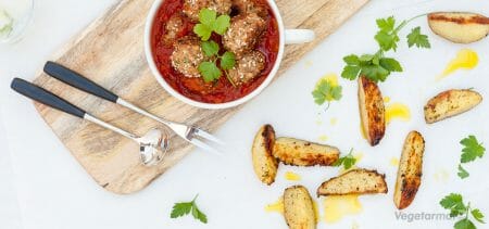 Oppskrift på Nøtteboller i tomatsaus – Vegetarmat.org