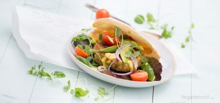 Oppskrift på Bønneburger med mangosaus – Vegetarmat.org